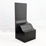 alt="wavy backdrop plinth"