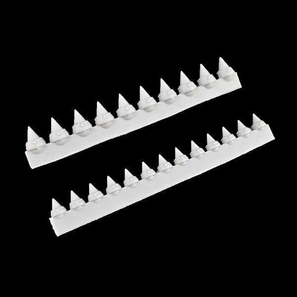 alt="short round resin spikes"