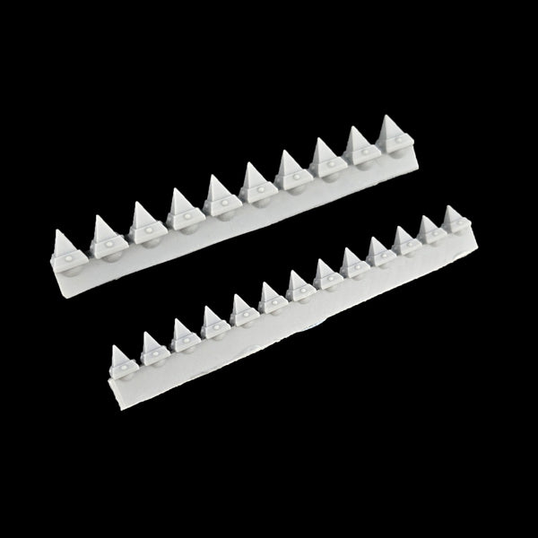alt="short square resin spikes"