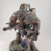 alt="imperial knight shoulder guard on a grey painted chaos knight crusader renegade"